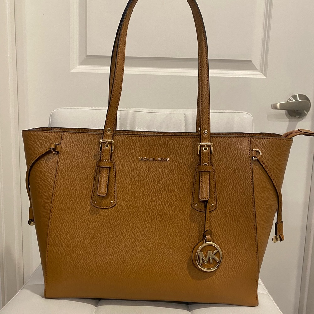 Women’s Michael Kors brown medium tote purse